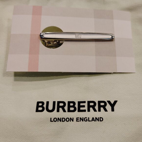 Burberry Tie Clip, metal, silver-tone, comes with baggie as pictured. - Picture 5 of 16